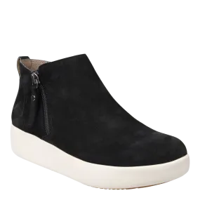 ADEPT in BLACK Sneaker Boots