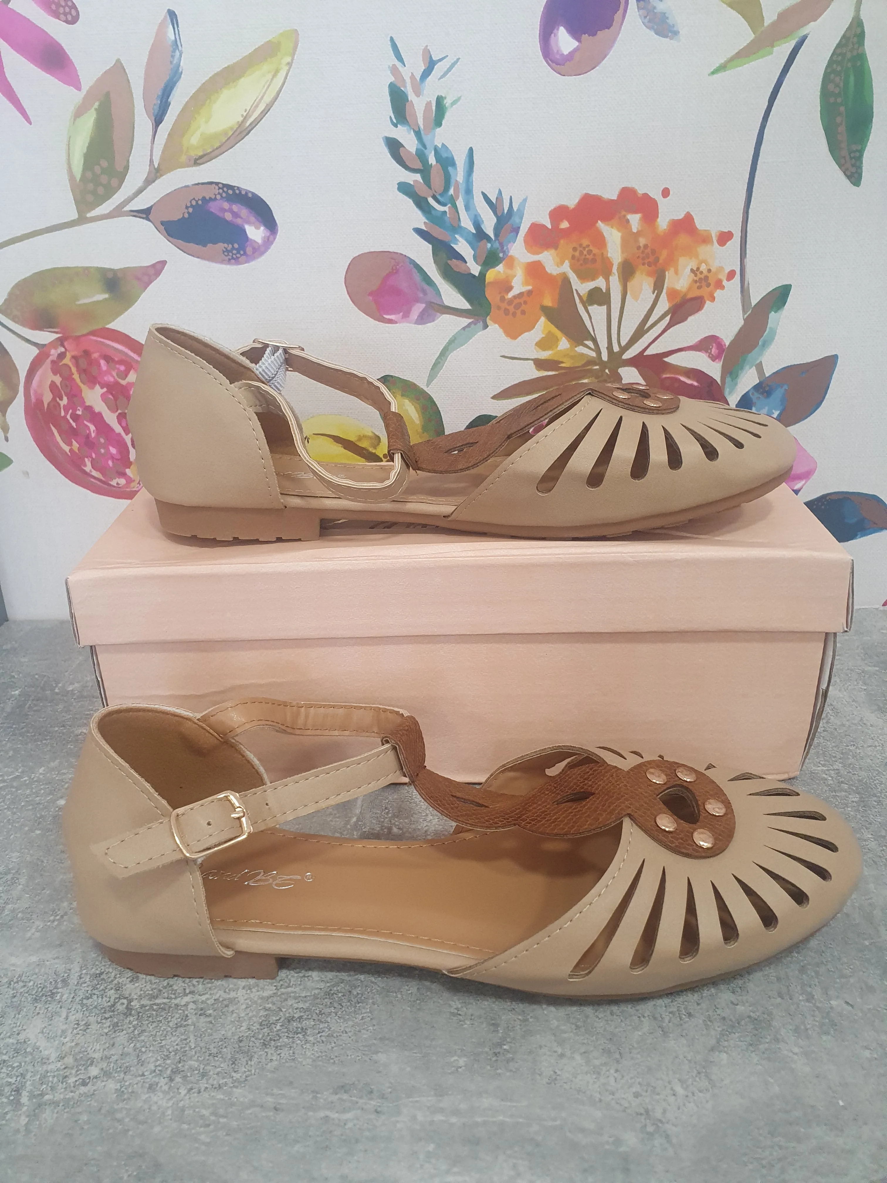 Filigree Ankle Strap Shoes